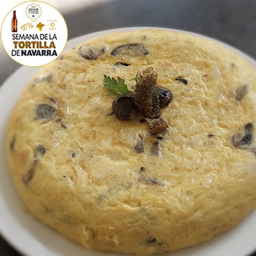 Tortlla con bacalao al pil pil con setas del Hotel Albret de Pamplona