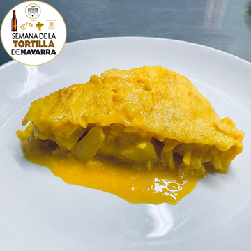 Porción de tortilla de patata tradicional de la Cafeteria Elizalde de Pamplona